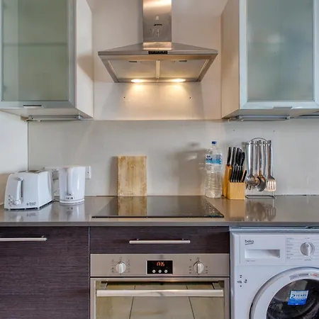 Apartman New! 1 Bedroom In The Heart Of St Julians *