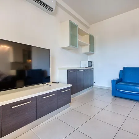 New! 1 Bedroom In The Heart Of St Julians Lägenhet St. Julian's